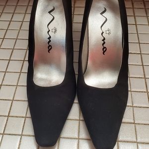 Nina black heels